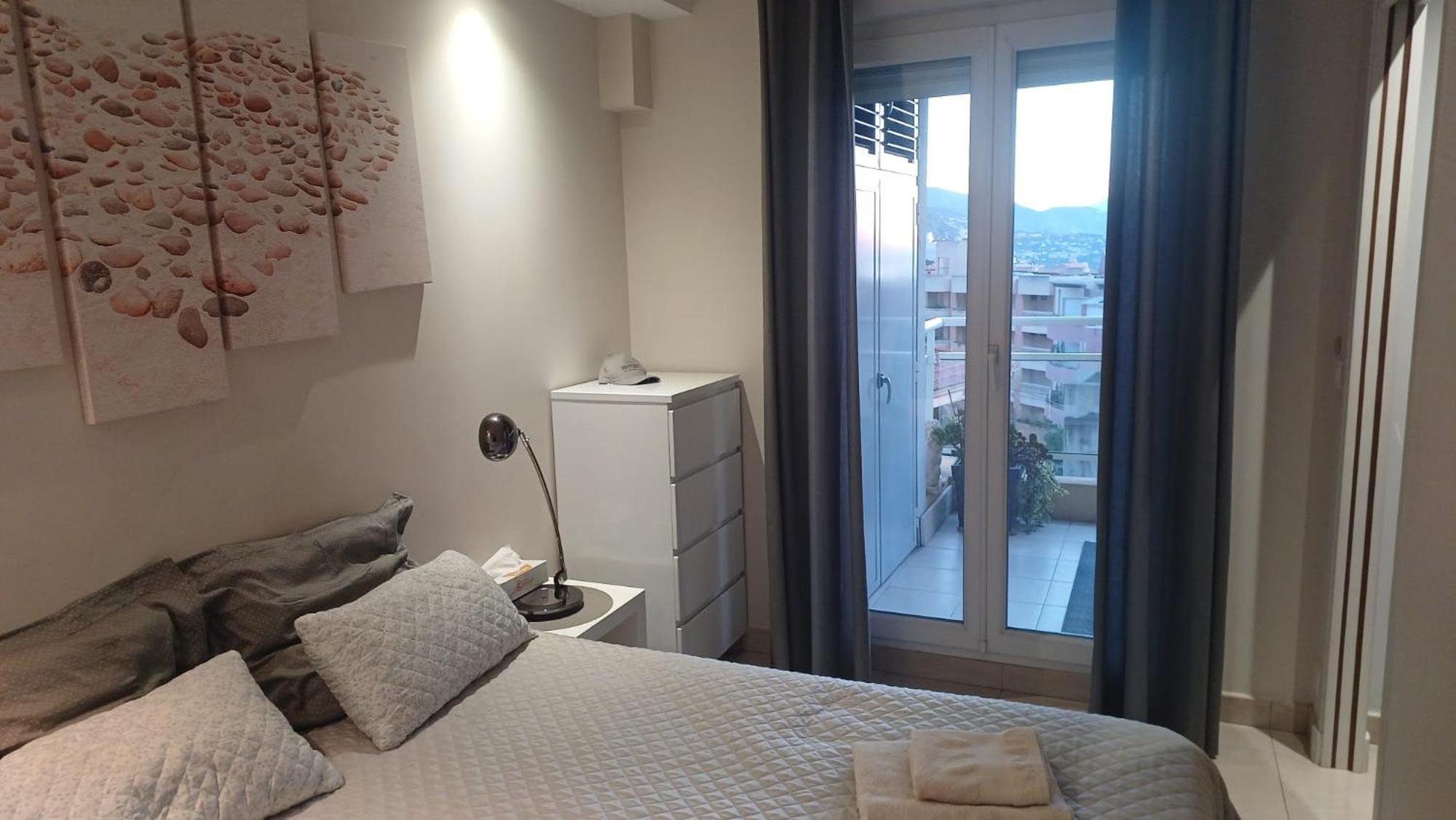 Beau appartement avec garage fermé Beausoleil Esterno foto